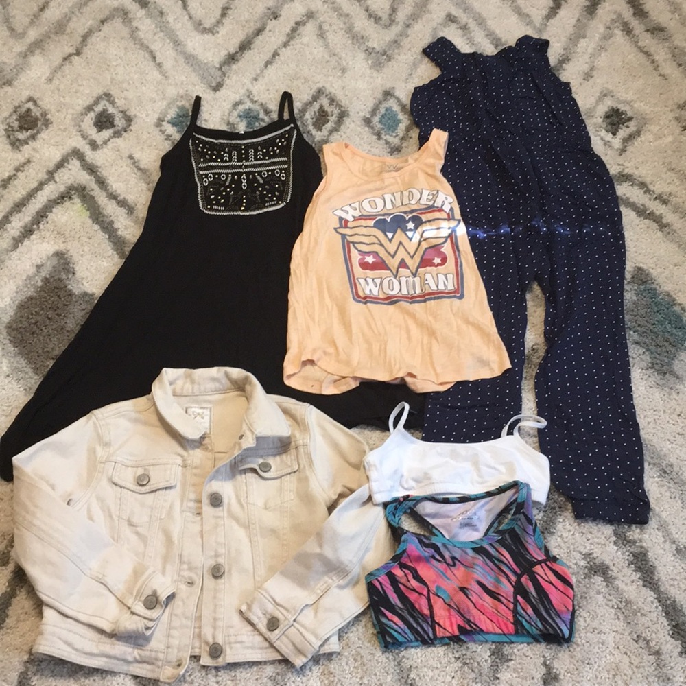 Girl’s lot of clothes 7/8